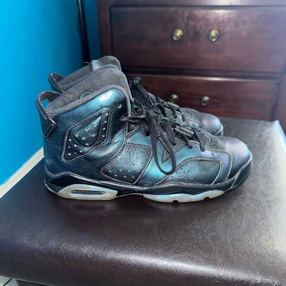 Jordan 6, GS-6, haven’t been worn in so long, too big not my style anymore